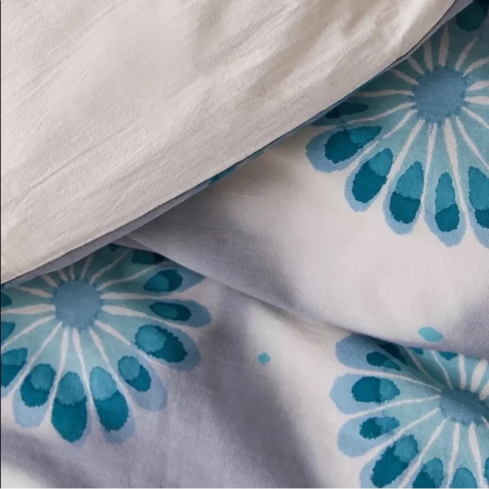UO Blue and White Floral Tie-Dye Duvet Cover - perfect for college